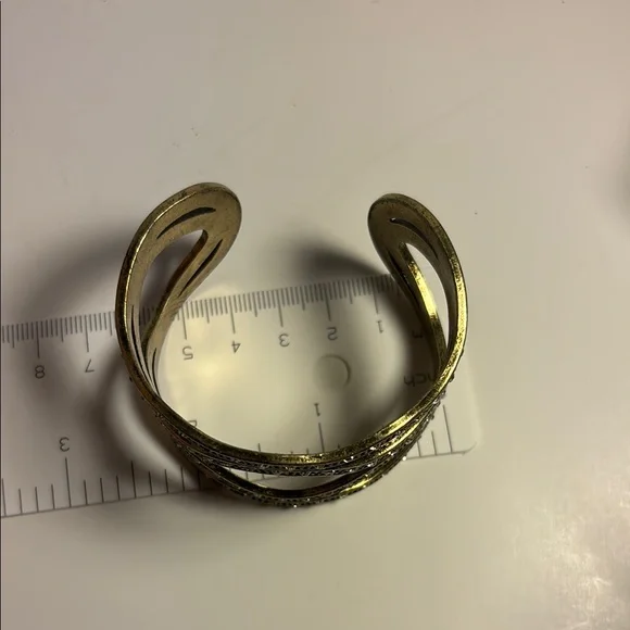 Elegant Gold and Silver Wave Bracelet - Picture 5 of 5